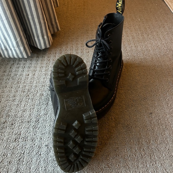 DR. MARTENS Jadon platform Black Leather Lace-Up Boots - Picture 2 of 4